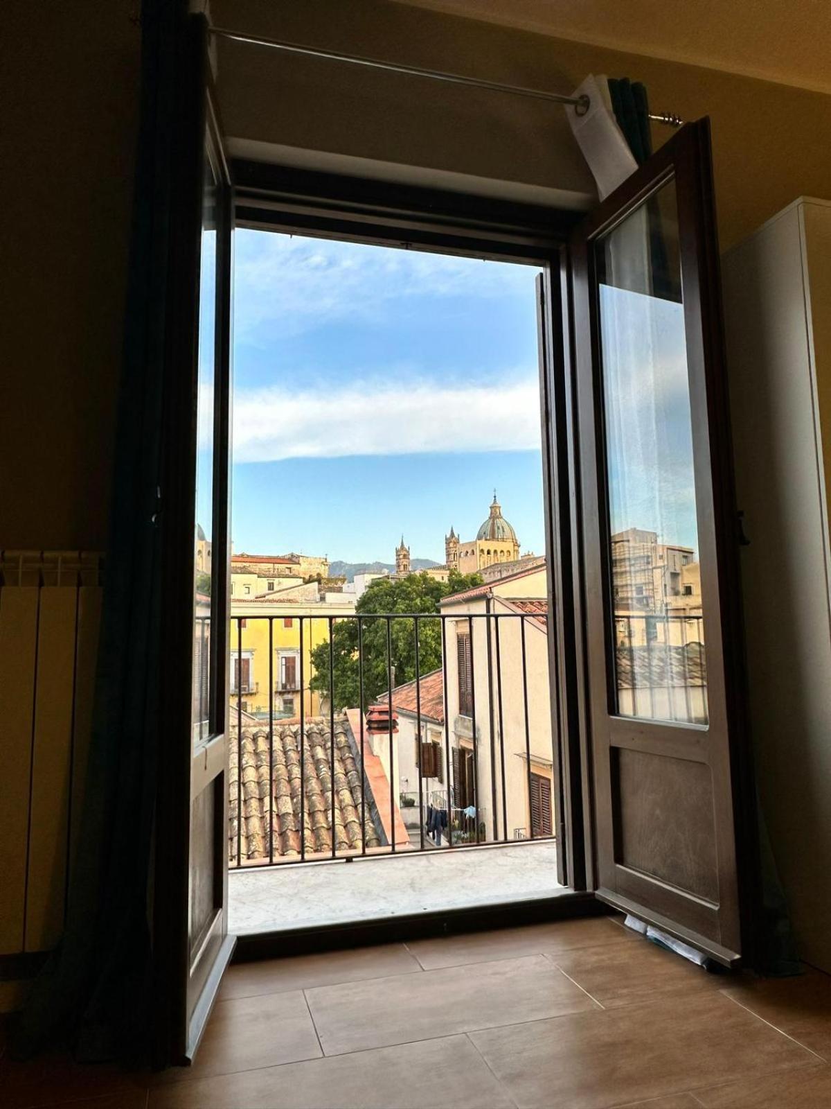 Centrumassimo Apartment Palermo Bagian luar foto